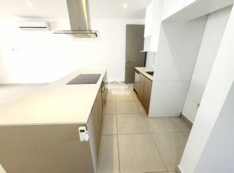 Venta de Casa moderna, Condominio Lindora 43, Santa Ana