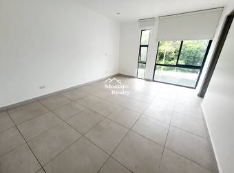 Venta de Casa moderna, Condominio Lindora 43, Santa Ana