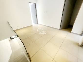 Venta de Casa moderna, Condominio Lindora 43, Santa Ana