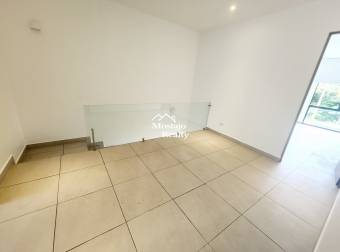 Venta de Casa moderna, Condominio Lindora 43, Santa Ana