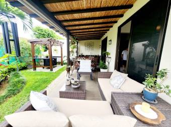 Venta de Casa contemporánea de 3 niveles, Parques del Sol, Jacaranda, Santa Ana Venta de Casa contemporánea de 3 niveles, Parques del Sol, Jacaranda, Santa Ana