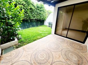 Venta de casa, Condominio Parques del Sol, Santa Ana