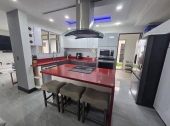 VENTA DE CASA EN CONDOMINIO HACIENDA EL COYOL, ALAJUELA