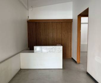 Local comercial a la venta ubicado en Guachipelín, San Rafael de Escazú. Bien adjudicado bancario, $ 212,204, 2, San José, Escazú