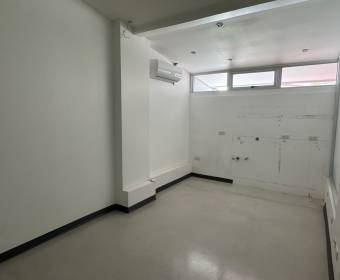 Local comercial a la venta ubicado en Guachipelín, San Rafael de Escazú. Bien adjudicado bancario, $ 212,204, 2, San José, Escazú