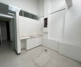 Local comercial a la venta ubicado en Guachipelín, San Rafael de Escazú. Bien adjudicado bancario, $ 212,204, 2, San José, Escazú