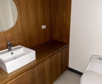 Local comercial a la venta ubicado en Guachipelín, San Rafael de Escazú. Bien adjudicado bancario, $ 212,204, 2, San José, Escazú