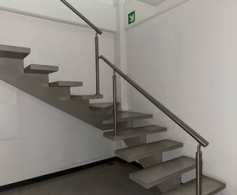 Local comercial a la venta ubicado en Guachipelín, San Rafael de Escazú. Bien adjudicado bancario, $ 212,204, 2, San José, Escazú