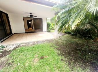 Venta de casa amplia, Condominio El Cortijo, San Rafael, Escazú