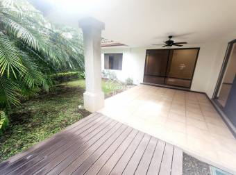 Venta de casa amplia, Condominio El Cortijo, San Rafael, Escazú