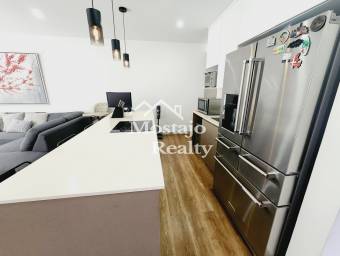 Venta de Casa moderna en Condominio, Lindora 43, Santa Ana