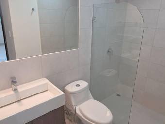 Se alquila apartamento cerca del Mall Paseo de las Flores en Heredia 26-1122