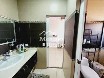 Casa en Venta, una planta, Trejos Montealegre, San Rafael de Escazú