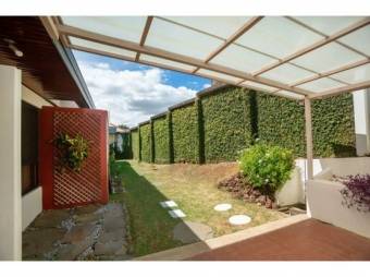 VENTA DE CASA DE LUJO CON DOS APARTAMENTOS Y PISCINA, HEREDIA, PARQUE RESIDENCIAL CARIARI - 9722829 