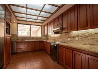 LUXURY HOUSE FOR SALE WITH TWO APARTMENTS AND POOL, HEREDIA, CARIARI RESIDENTIAL PARK - 9722829 LUXURY HOUSE FOR SALE WITH TWO APARTMENTS AND POOL, HEREDIA, CARIARI RESIDENTIAL PARK - 9722829