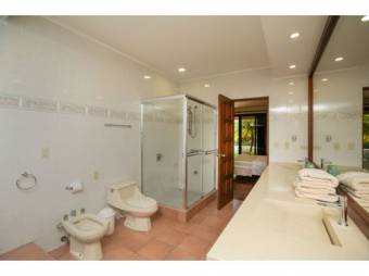 VENTA DE CASA DE LUJO CON DOS APARTAMENTOS Y PISCINA, HEREDIA, PARQUE RESIDENCIAL CARIARI - 9722829 