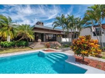 LUXURY HOUSE FOR SALE WITH TWO APARTMENTS AND POOL, HEREDIA, CARIARI RESIDENTIAL PARK - 9722829 LUXURY HOUSE FOR SALE WITH TWO APARTMENTS AND POOL, HEREDIA, CARIARI RESIDENTIAL PARK - 9722829