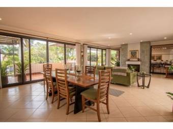 VENTA DE CASA DE LUJO CON DOS APARTAMENTOS Y PISCINA, HEREDIA, PARQUE RESIDENCIAL CARIARI - 9722829 