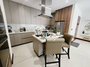 Venta de Apartamento, Flats 21, Lomas del Valle, Santa Ana, Costa Rica