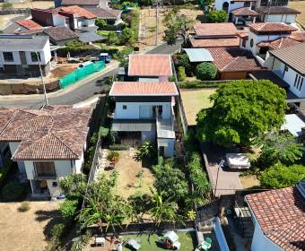Casa a la venta  en La Guacima, condominio Veredas del Arroyo.
