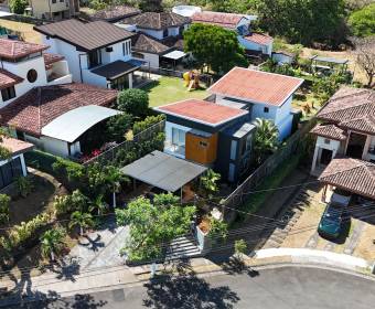 Casa a la venta  en La Guacima, condominio Veredas del Arroyo.