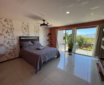 3-bedroom house for sale in La Guacima, Veredas del Arroyo gated community. 3-bedroom house for sale in La Guacima, Veredas del Arroyo gated community.