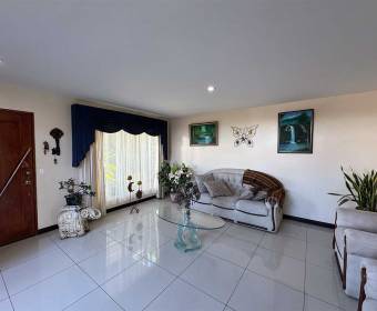 3-bedroom house for sale in La Guacima, Veredas del Arroyo gated community. 3-bedroom house for sale in La Guacima, Veredas del Arroyo gated community.