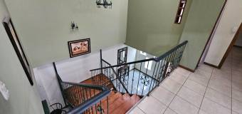 Se vende casa con uso de suelo mixto en San Rafael Abajo 25-1864 Se vende casa con uso de suelo mixto en San Rafael Abajo 25-1864