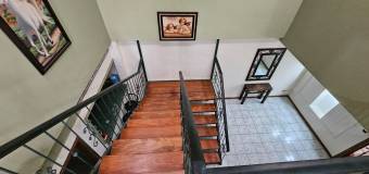 Se vende casa con uso de suelo mixto en San Rafael Abajo 25-1864 Se vende casa con uso de suelo mixto en San Rafael Abajo 25-1864