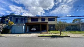 Se vende casa con patio en Zapote San José 26-1223 Se vende casa con patio en Zapote San José 26-1223