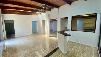 Se vende casa con patio en Zapote San José 26-1223 Se vende casa con patio en Zapote San José 26-1223