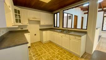 Se vende casa con patio en Zapote San José 26-1223 Se vende casa con patio en Zapote San José 26-1223