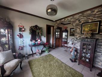 Se vende casa con lote con más 2200 m2 en San Jerónimo Moravia 25-783