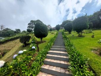 Se vende casa con lote con más 2200 m2 en San Jerónimo Moravia 25-783