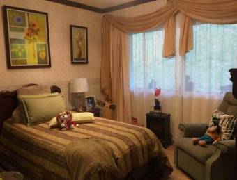 Se vende casa con lote con más 2200 m2 en San Jerónimo Moravia 25-783