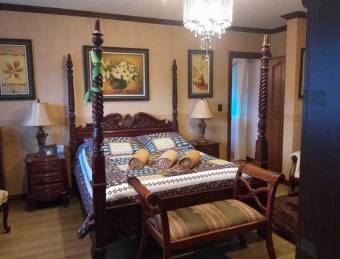 Se vende casa con lote con más 2200 m2 en San Jerónimo Moravia 25-783