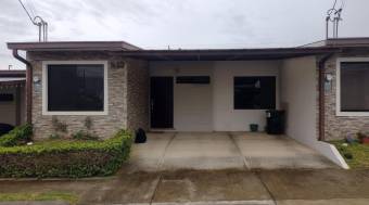 Se vende casa en La Trinidad Moravia 26-352