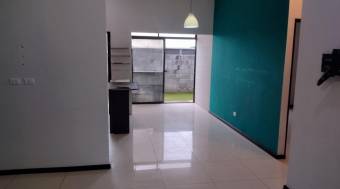 Se vende casa en La Trinidad Moravia 26-352