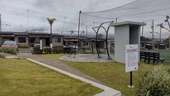 Se vende casa en La Trinidad Moravia 26-352