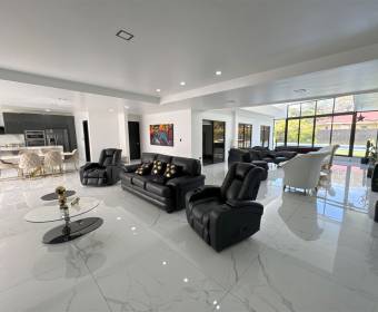 Casa de 1 planta a la venta en Ciudad Hacienda Los Reyes, La Guacima. Casa de 1 planta a la venta en Ciudad Hacienda Los Reyes, La Guacima.