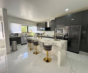 Casa de 1 planta a la venta en Ciudad Hacienda Los Reyes, La Guacima. Casa de 1 planta a la venta en Ciudad Hacienda Los Reyes, La Guacima.