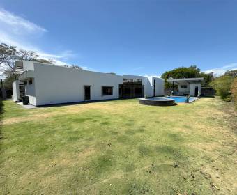 Casa de 1 planta a la venta en Ciudad Hacienda Los Reyes, La Guacima. Casa de 1 planta a la venta en Ciudad Hacienda Los Reyes, La Guacima.