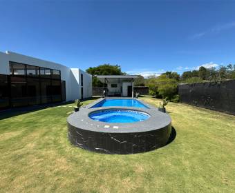 Casa de 1 planta a la venta en Ciudad Hacienda Los Reyes, La Guacima. Casa de 1 planta a la venta en Ciudad Hacienda Los Reyes, La Guacima.