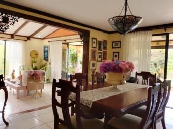 MLS-26-1264 LS VENTA CASA SAN RAFAEL ESCAZU 