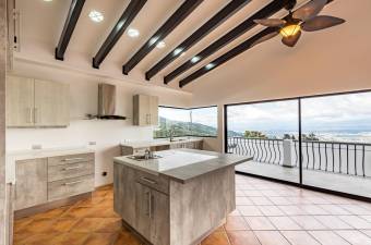 Se vende mansión con lote de más de 5100m2 en San Antonio Escazú  A26-711