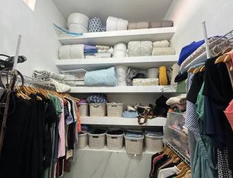 Se vende casa con bodega en San Antonio Escazú 26-1054