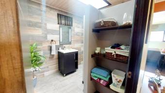 Se vende casa con patio en Santa Ana 25-1966 Se vende casa con patio en Santa Ana 25-1966