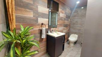 Se vende casa con patio en Santa Ana 25-1966 Se vende casa con patio en Santa Ana 25-1966