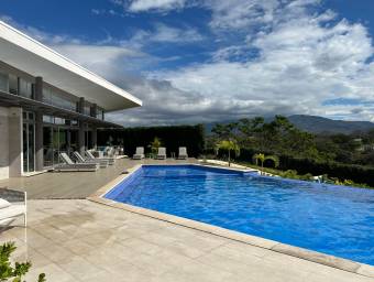 Se alquila casa amueblada en San Antonio Alajuela 26-1280