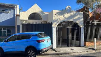 Se alquila casa en San Antonio Desamparados 26-1277